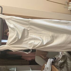 Elegant White Sleeveless Dress